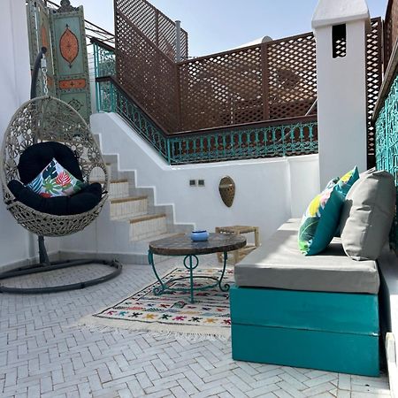 Riad Amazing Amazigh Avec Jacuzzi Petit Dejeuner Compris Avec Aussi Chambres Familiales Pres De La Place Jemaa El Fna Марракеш Екстер'єр фото