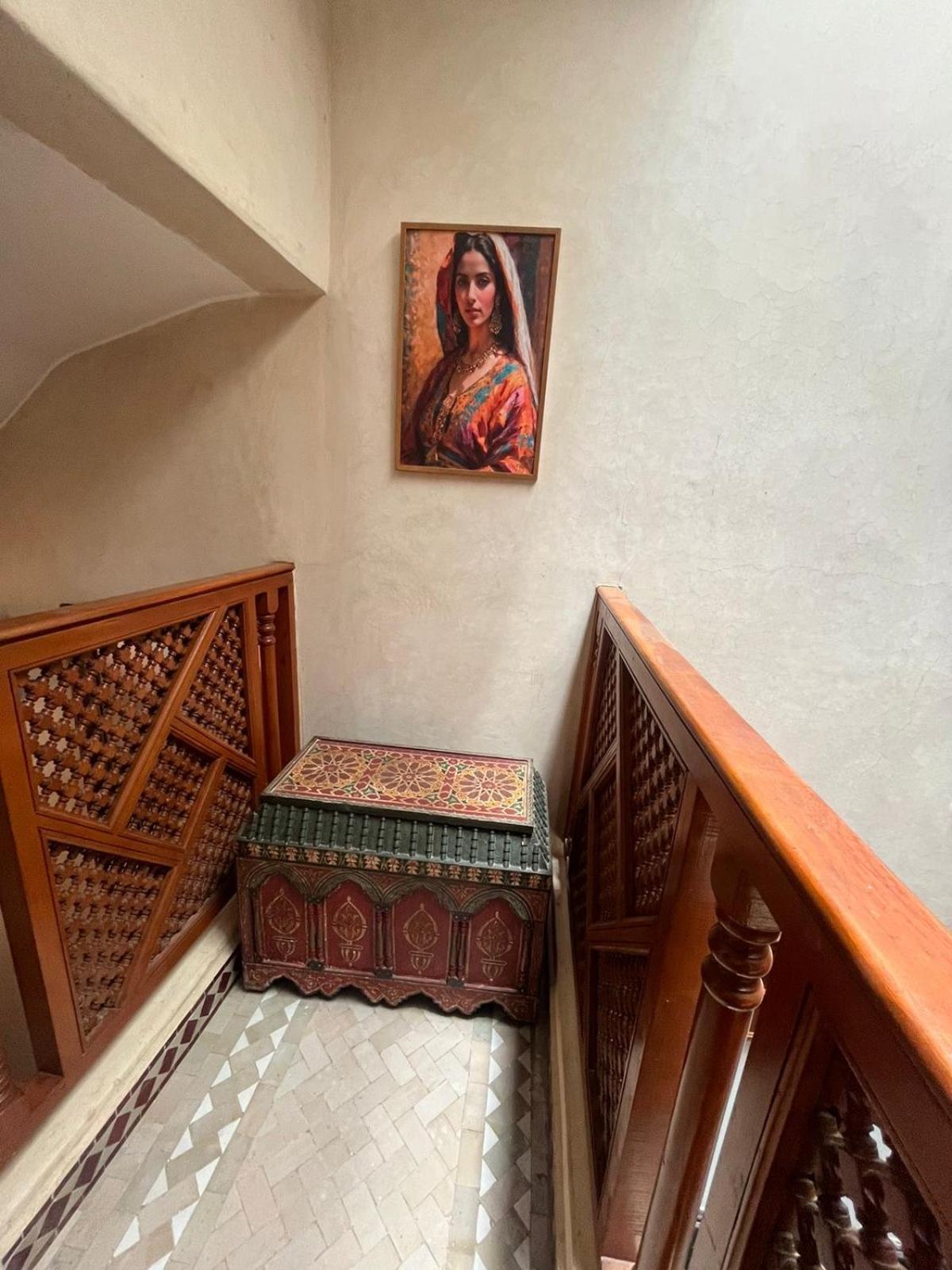 Riad Amazing Amazigh Avec Jacuzzi Petit Dejeuner Compris Avec Aussi Chambres Familiales Pres De La Place Jemaa El Fna Марракеш Екстер'єр фото
