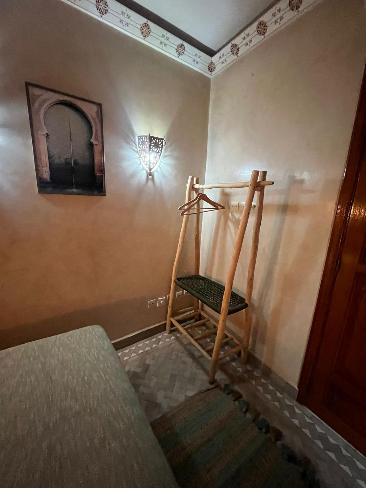 Riad Amazing Amazigh Avec Jacuzzi Petit Dejeuner Compris Avec Aussi Chambres Familiales Pres De La Place Jemaa El Fna Марракеш Екстер'єр фото