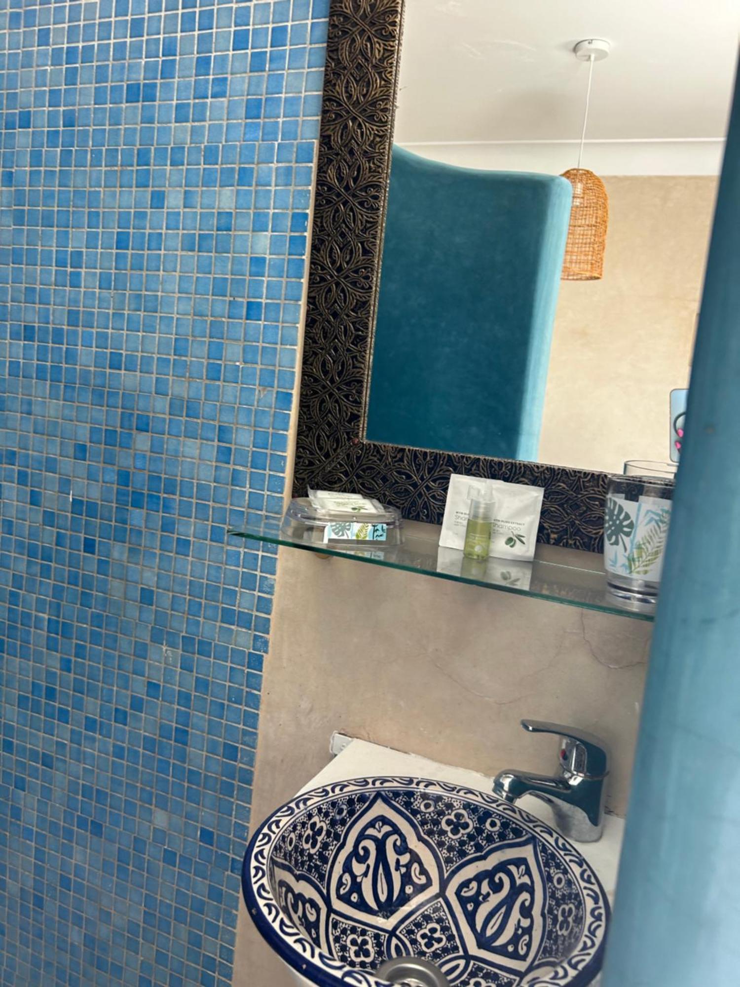 Riad Amazing Amazigh Avec Jacuzzi Petit Dejeuner Compris Avec Aussi Chambres Familiales Pres De La Place Jemaa El Fna Марракеш Екстер'єр фото