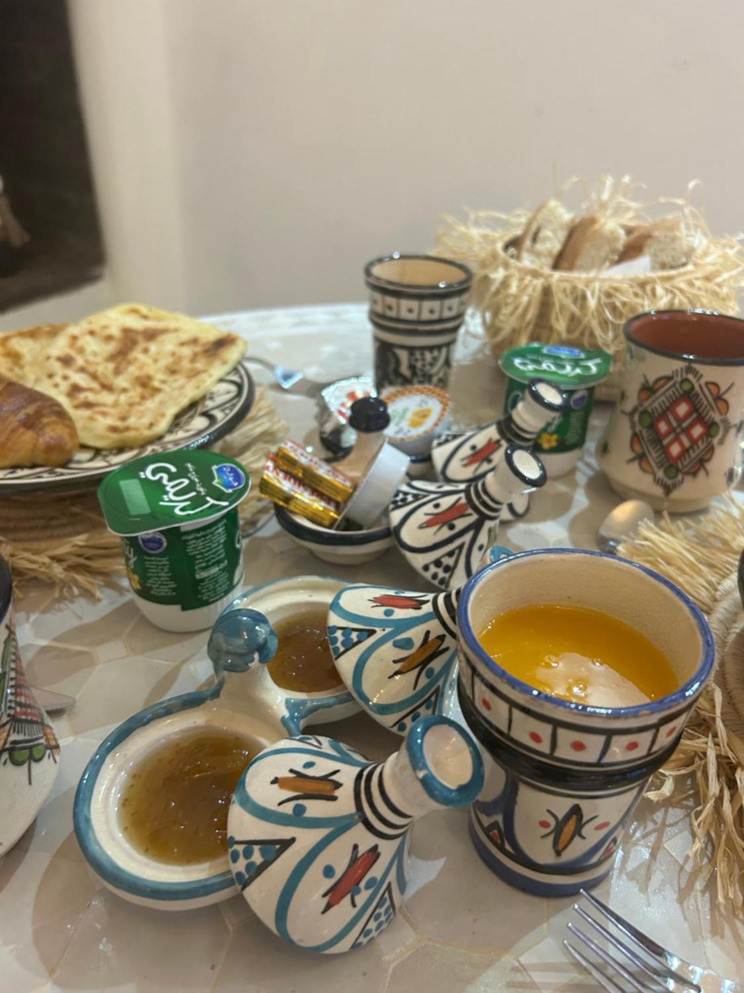 Riad Amazing Amazigh Avec Jacuzzi Petit Dejeuner Compris Avec Aussi Chambres Familiales Pres De La Place Jemaa El Fna Марракеш Екстер'єр фото