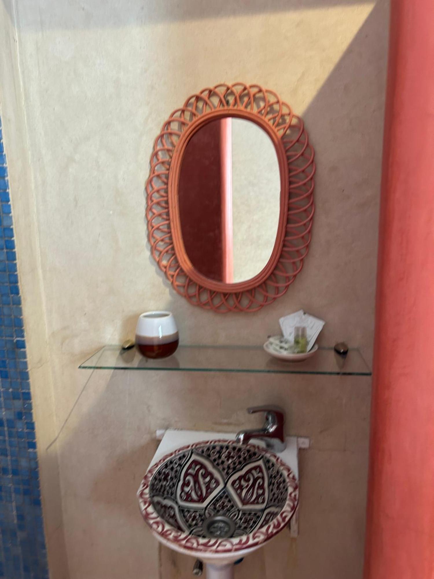 Riad Amazing Amazigh Avec Jacuzzi Petit Dejeuner Compris Avec Aussi Chambres Familiales Pres De La Place Jemaa El Fna Марракеш Екстер'єр фото