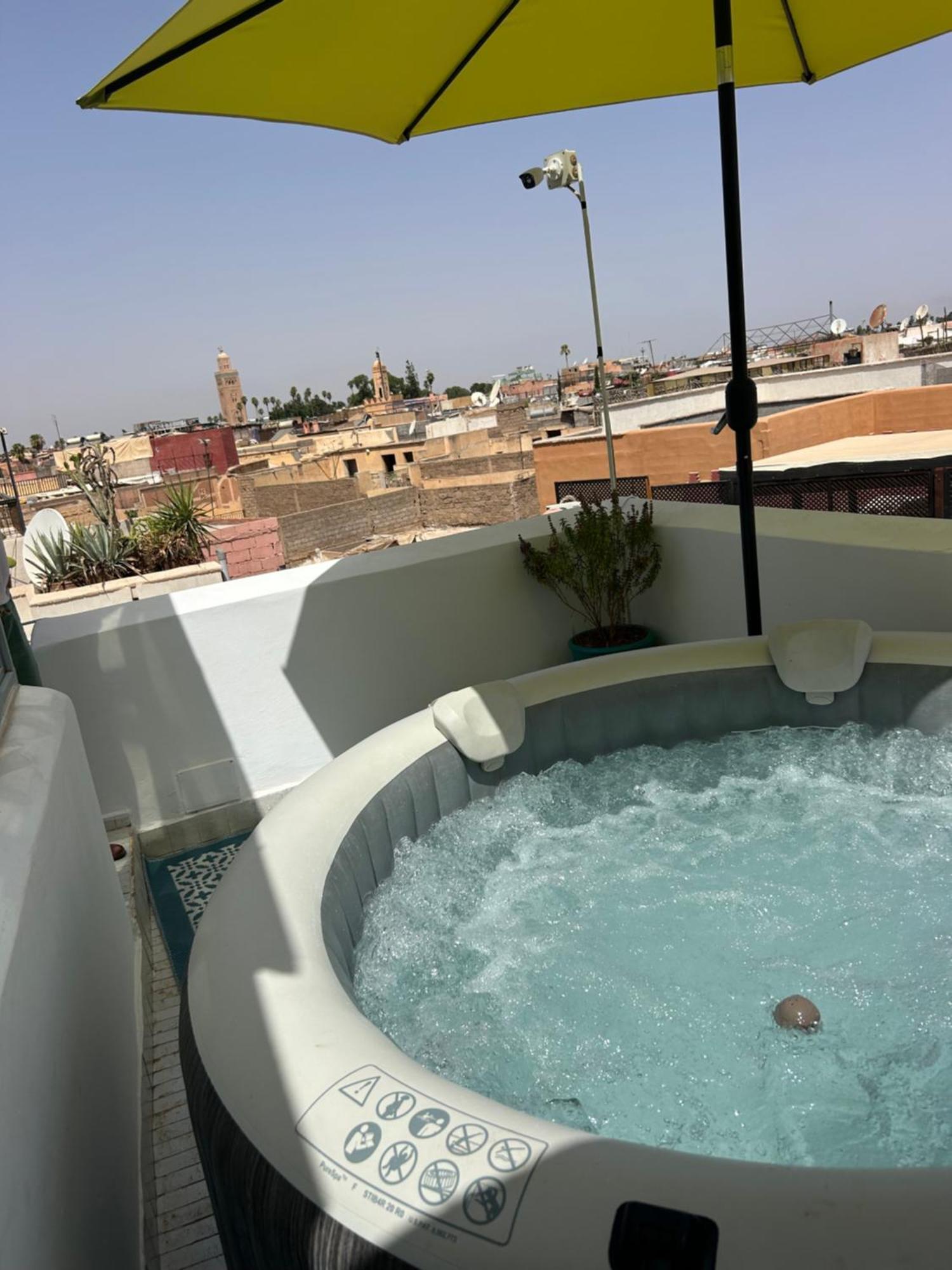 Riad Amazing Amazigh Avec Jacuzzi Petit Dejeuner Compris Avec Aussi Chambres Familiales Pres De La Place Jemaa El Fna Марракеш Екстер'єр фото