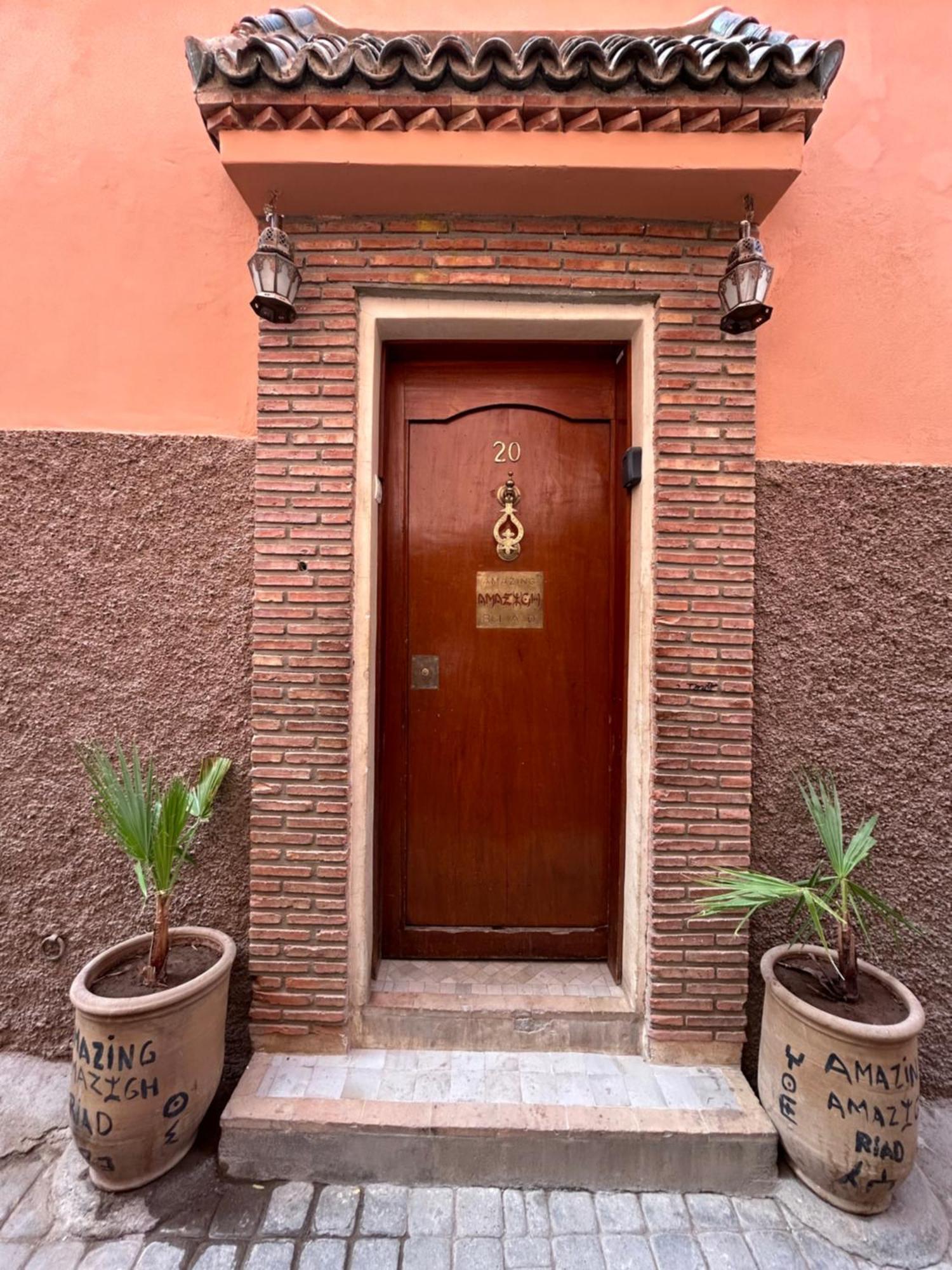 Riad Amazing Amazigh Avec Jacuzzi Petit Dejeuner Compris Avec Aussi Chambres Familiales Pres De La Place Jemaa El Fna Марракеш Екстер'єр фото