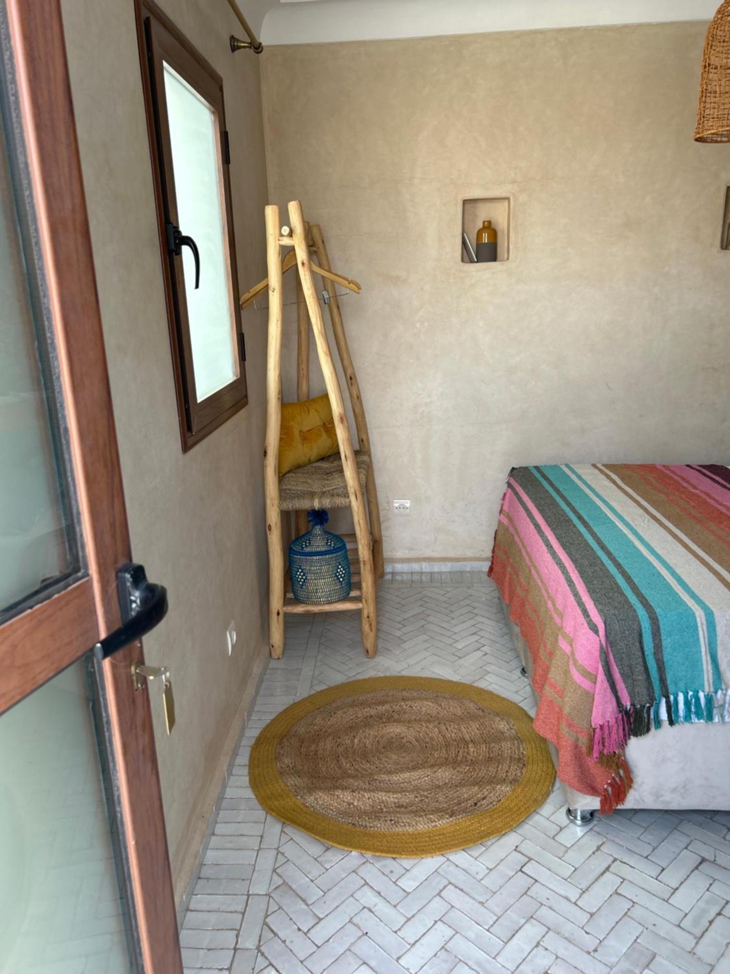 Riad Amazing Amazigh Avec Jacuzzi Petit Dejeuner Compris Avec Aussi Chambres Familiales Pres De La Place Jemaa El Fna Марракеш Екстер'єр фото