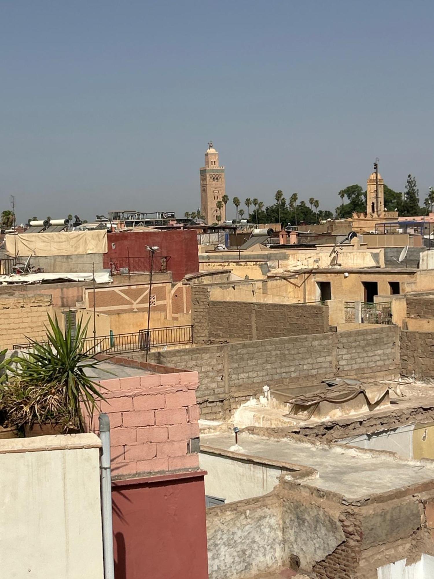 Riad Amazing Amazigh Avec Jacuzzi Petit Dejeuner Compris Avec Aussi Chambres Familiales Pres De La Place Jemaa El Fna Марракеш Екстер'єр фото