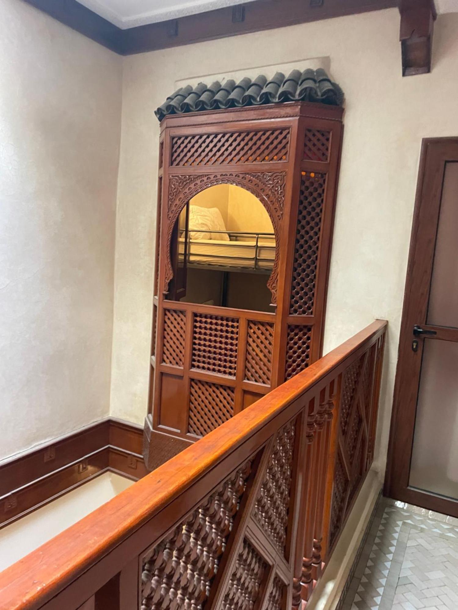 Riad Amazing Amazigh Avec Jacuzzi Petit Dejeuner Compris Avec Aussi Chambres Familiales Pres De La Place Jemaa El Fna Марракеш Екстер'єр фото